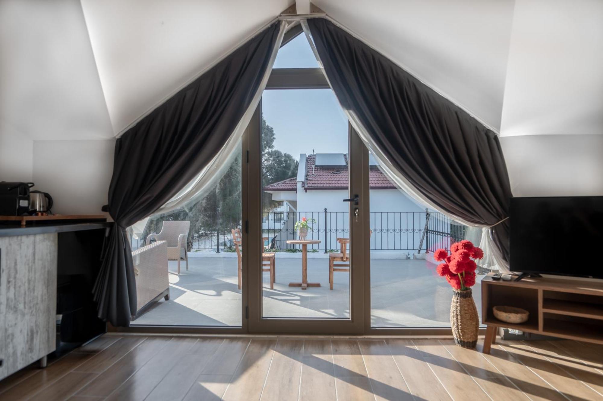 Feri Surf Club Hotel Datca Bagian luar foto
