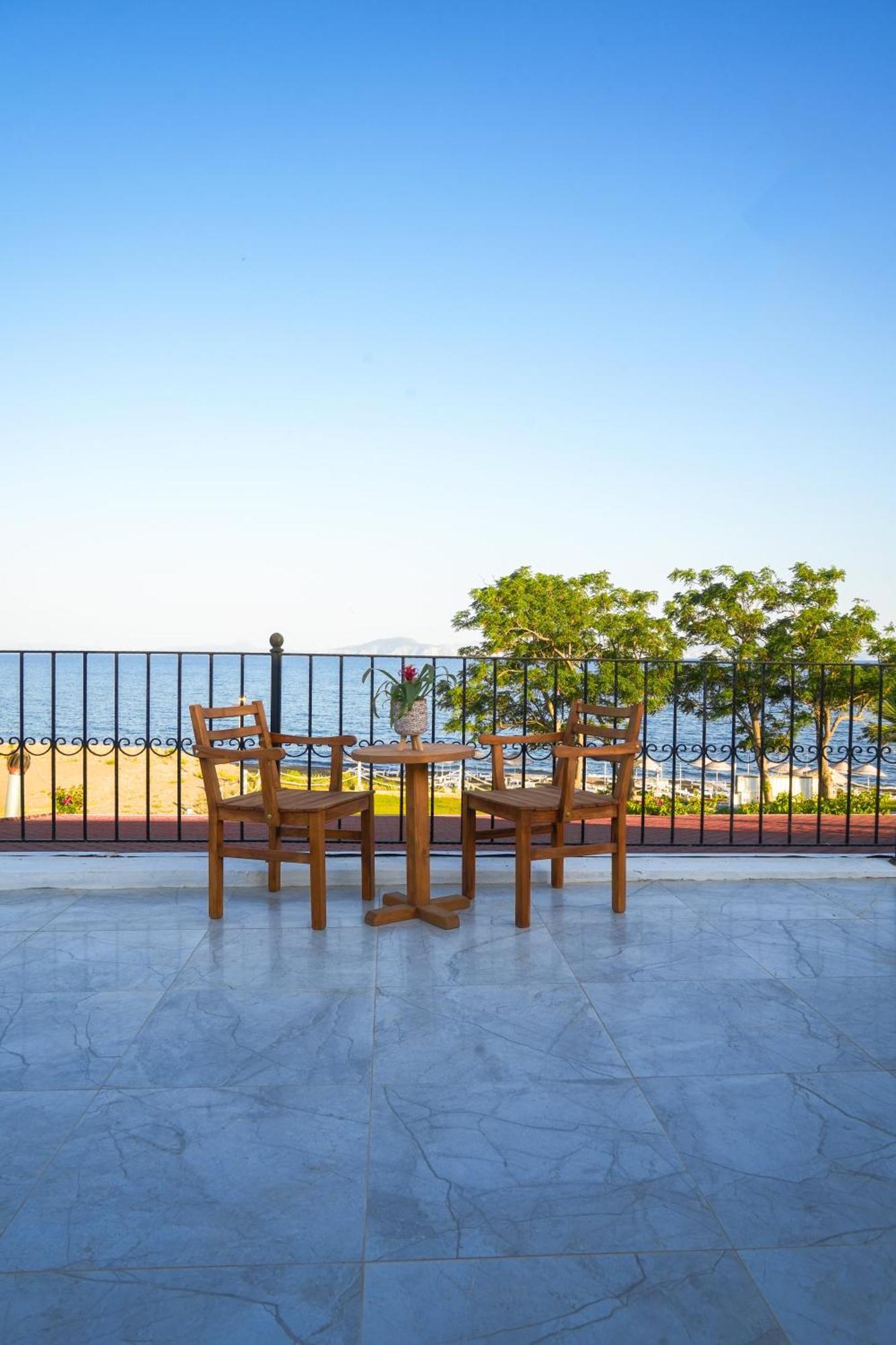 Feri Surf Club Hotel Datca Bagian luar foto