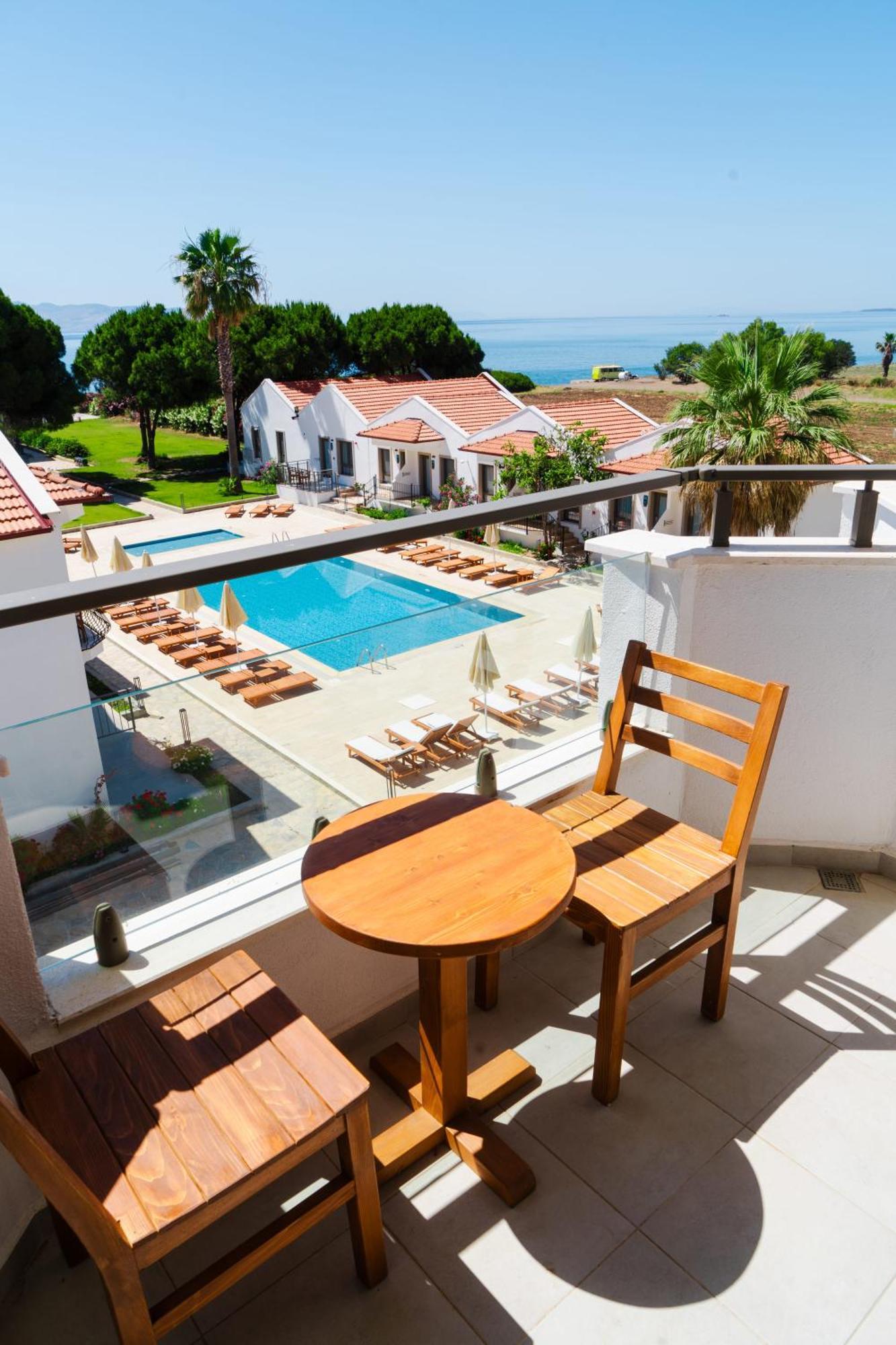 Feri Surf Club Hotel Datca Bagian luar foto