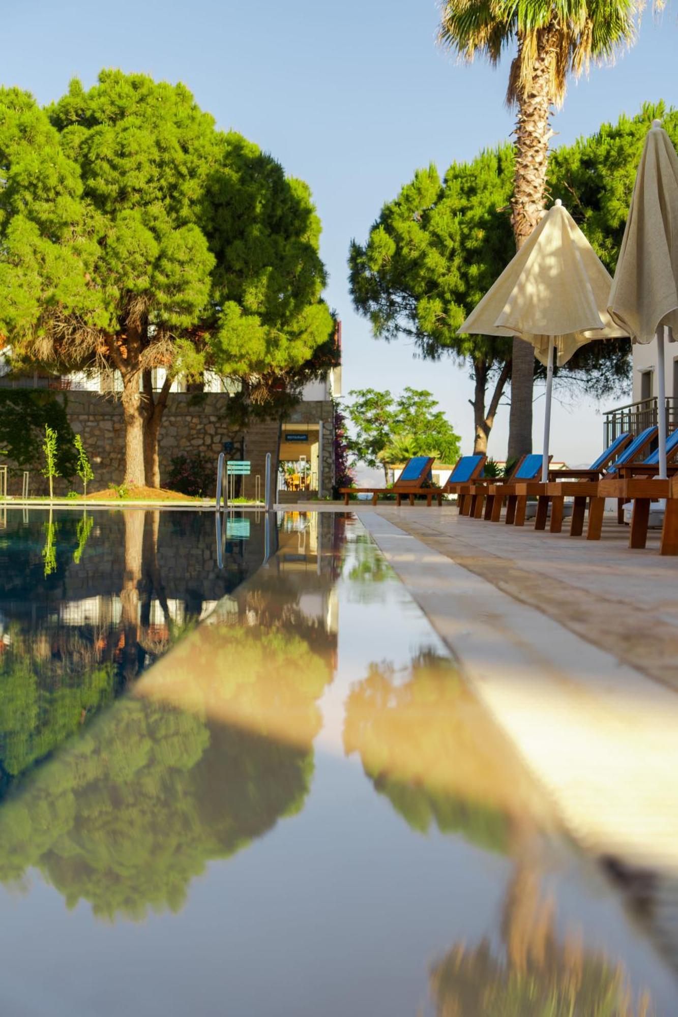 Feri Surf Club Hotel Datca Bagian luar foto