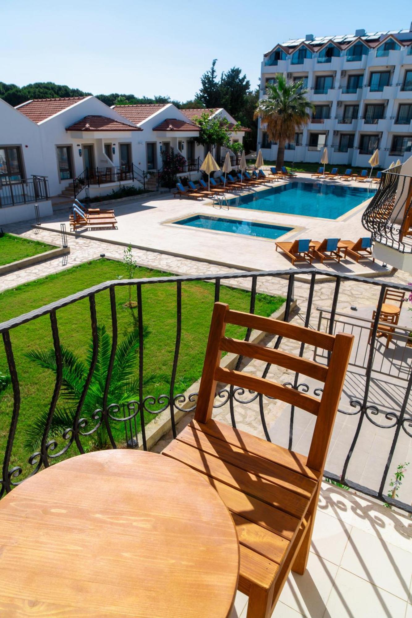 Feri Surf Club Hotel Datca Bagian luar foto