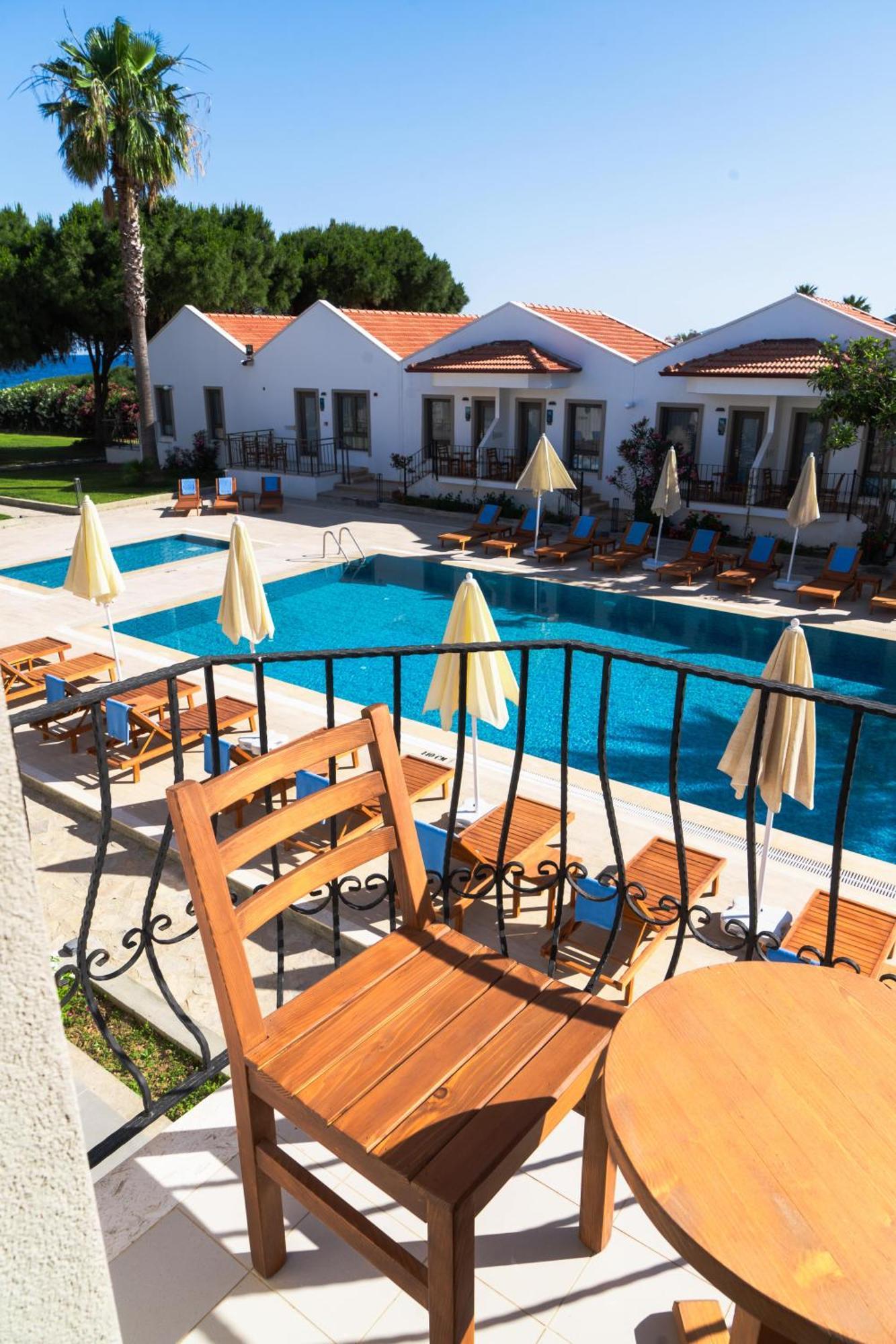 Feri Surf Club Hotel Datca Bagian luar foto