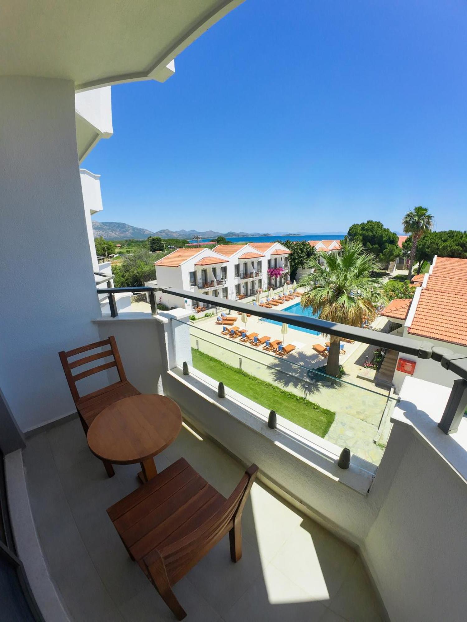 Feri Surf Club Hotel Datca Bagian luar foto